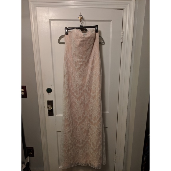 Wedding dress - Picture 3 of 4